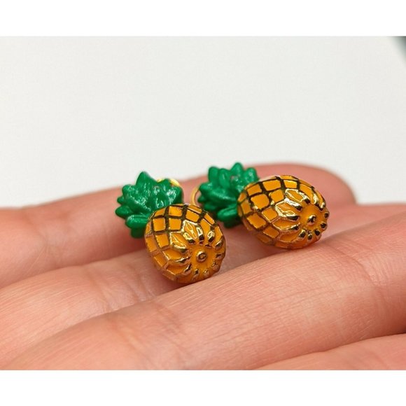 Gold Tone Yellow Green Enamel Pineapple Hawaii Tropical Fruit Dangle Earrings - Picture 4 of 6